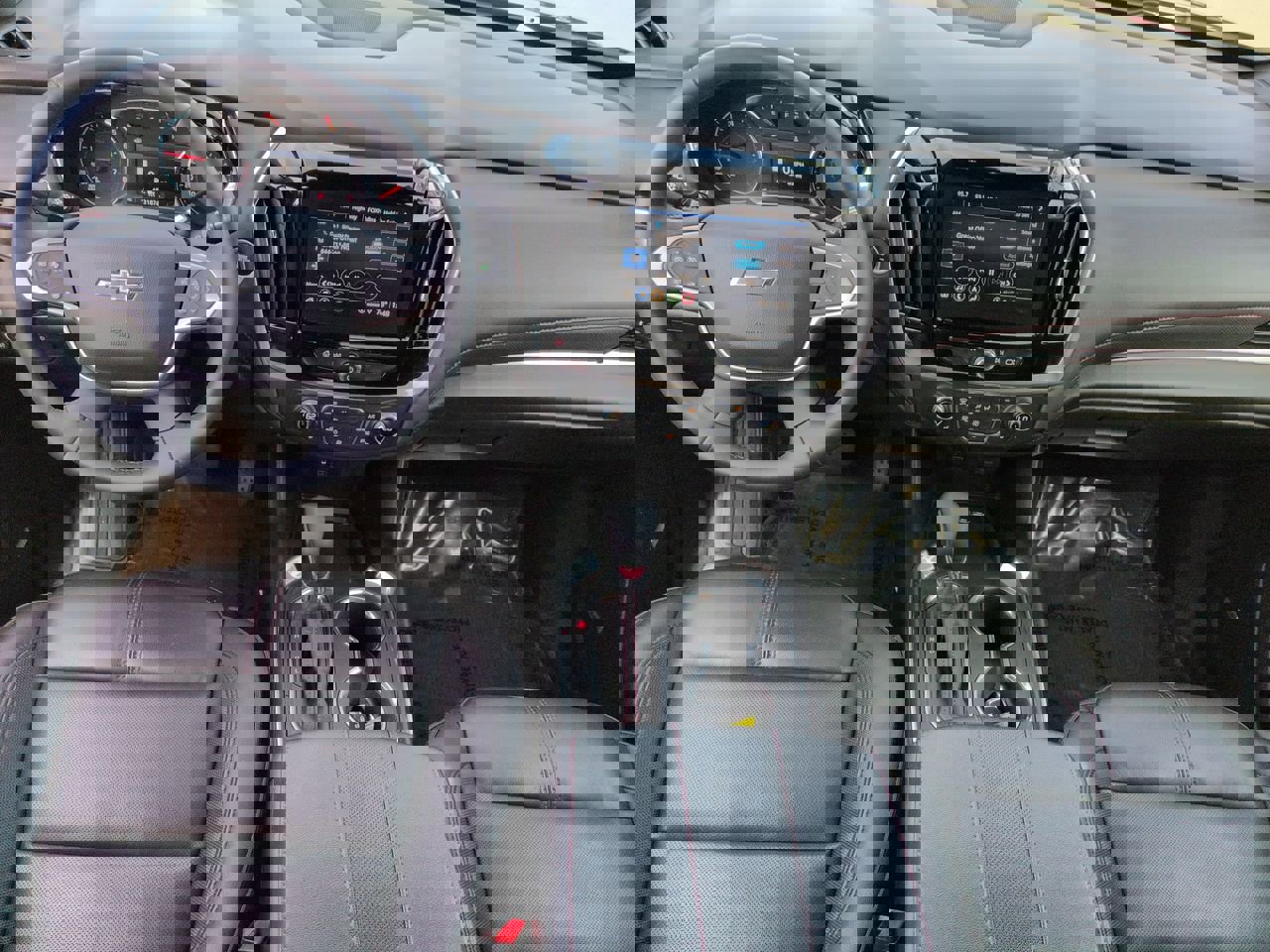 Used 2023 Chevrolet Traverse RS image 15