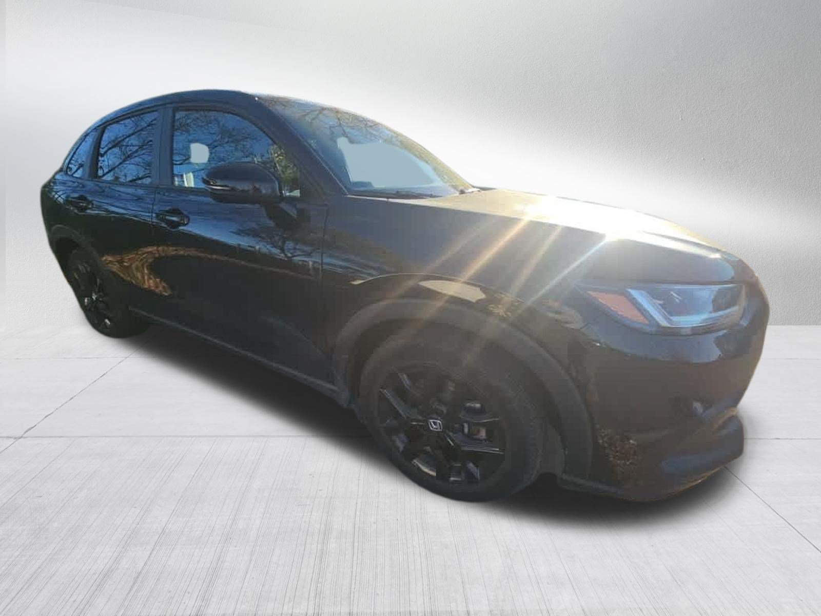 Used 2024 Honda HR-V Sport image 3