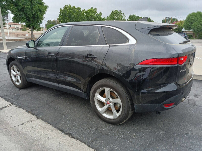 Used 2020 Jaguar F-PACE Premium image 23