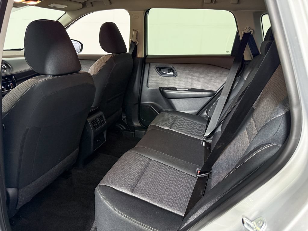 Certified 2023 Nissan Rogue SV FWD image 33