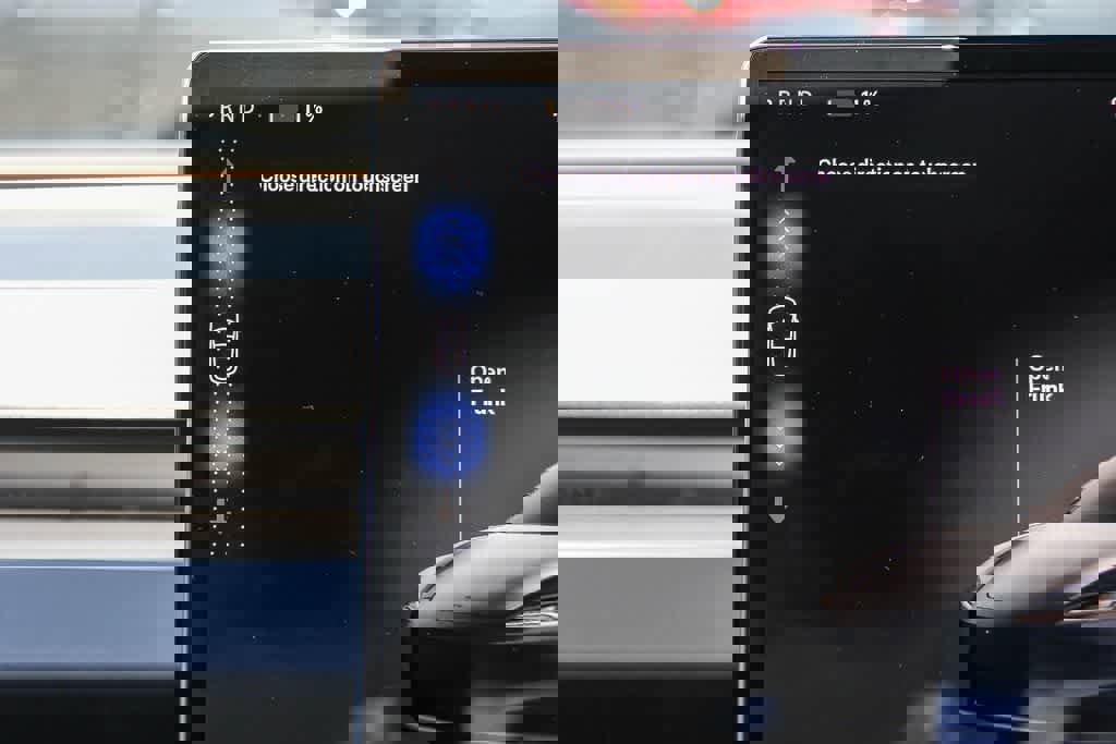 Used 2025 Tesla Model 3 Long Range RWD image 18