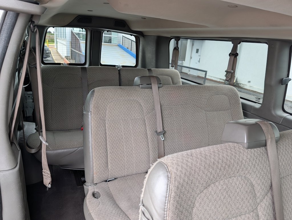 Used 2020 Chevrolet Express 3500 LT w/ LT Preferred Equipment Group RWD image 18