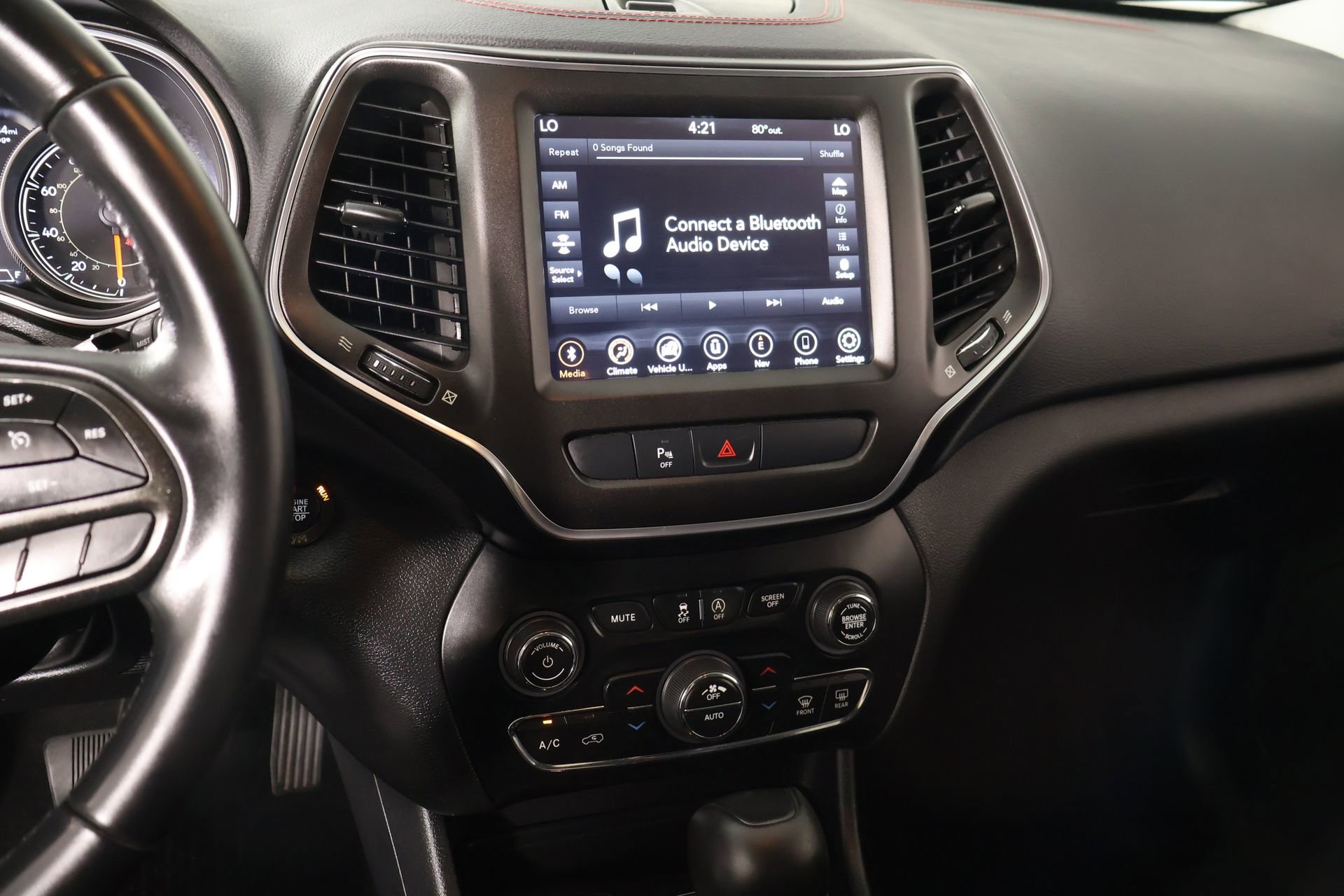 Used 2020 Jeep Cherokee Trailhawk AWD/4WD image 5