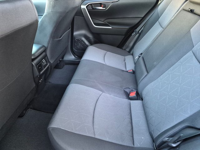 Used 2025 Toyota RAV4 XLE AWD/4WD image 18