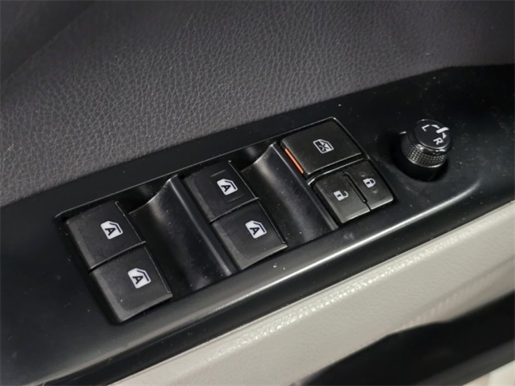 Used 2019 Toyota Camry LE image 21