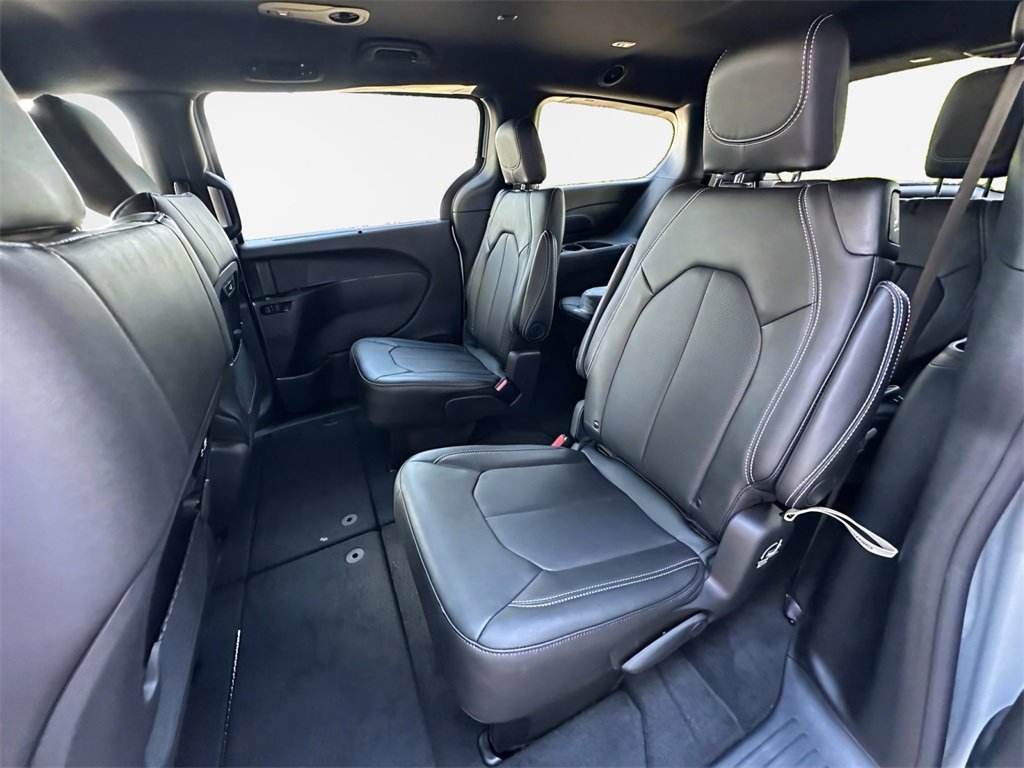 New 2026 Chrysler Pacifica Select image 22