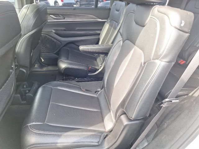 Used 2024 Jeep Grand Cherokee L Limited w/ Luxury Tech Group II AWD/4WD image 12