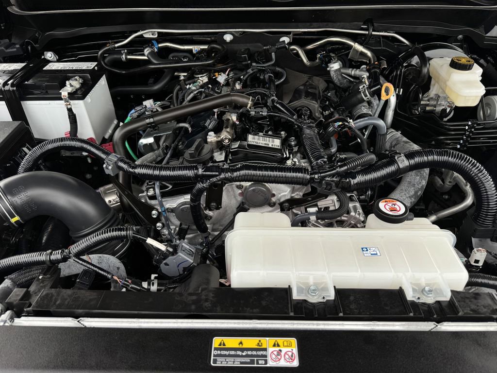 Used 2024 Toyota Tacoma Limited w/ Limited Package (LT) AWD/4WD image 30