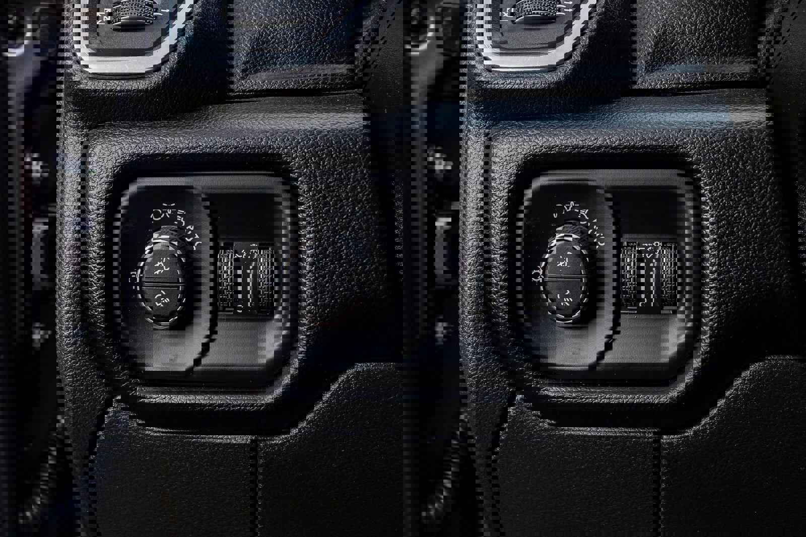 Used 2024 RAM 2500 Laramie w/ Night Edition AWD/4WD image 27