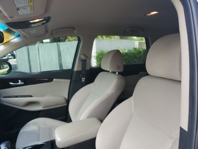 Used 2020 Kia Sorento S FWD image 21