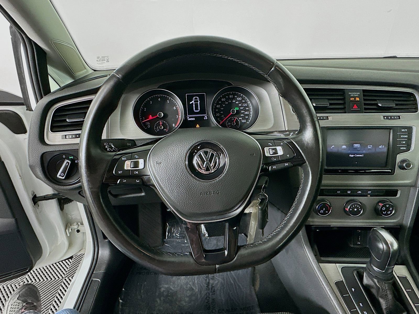 Used 2016 Volkswagen Golf S FWD image 11