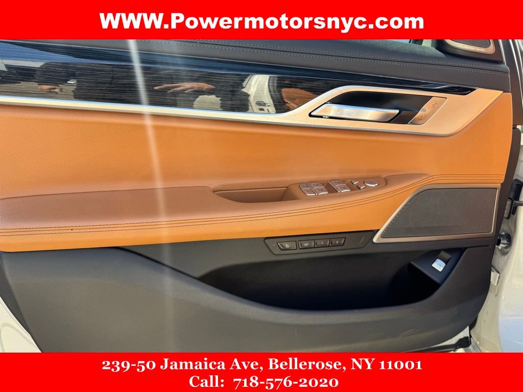 Used 2020 BMW 740i xDrive w/ M Sport Package image 30