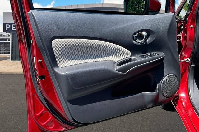 Used 2017 Nissan Versa Note FWD image 18