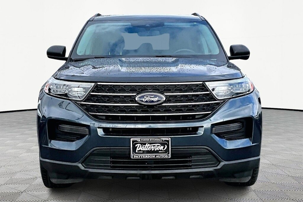 Used 2022 Ford Explorer XLT image 3