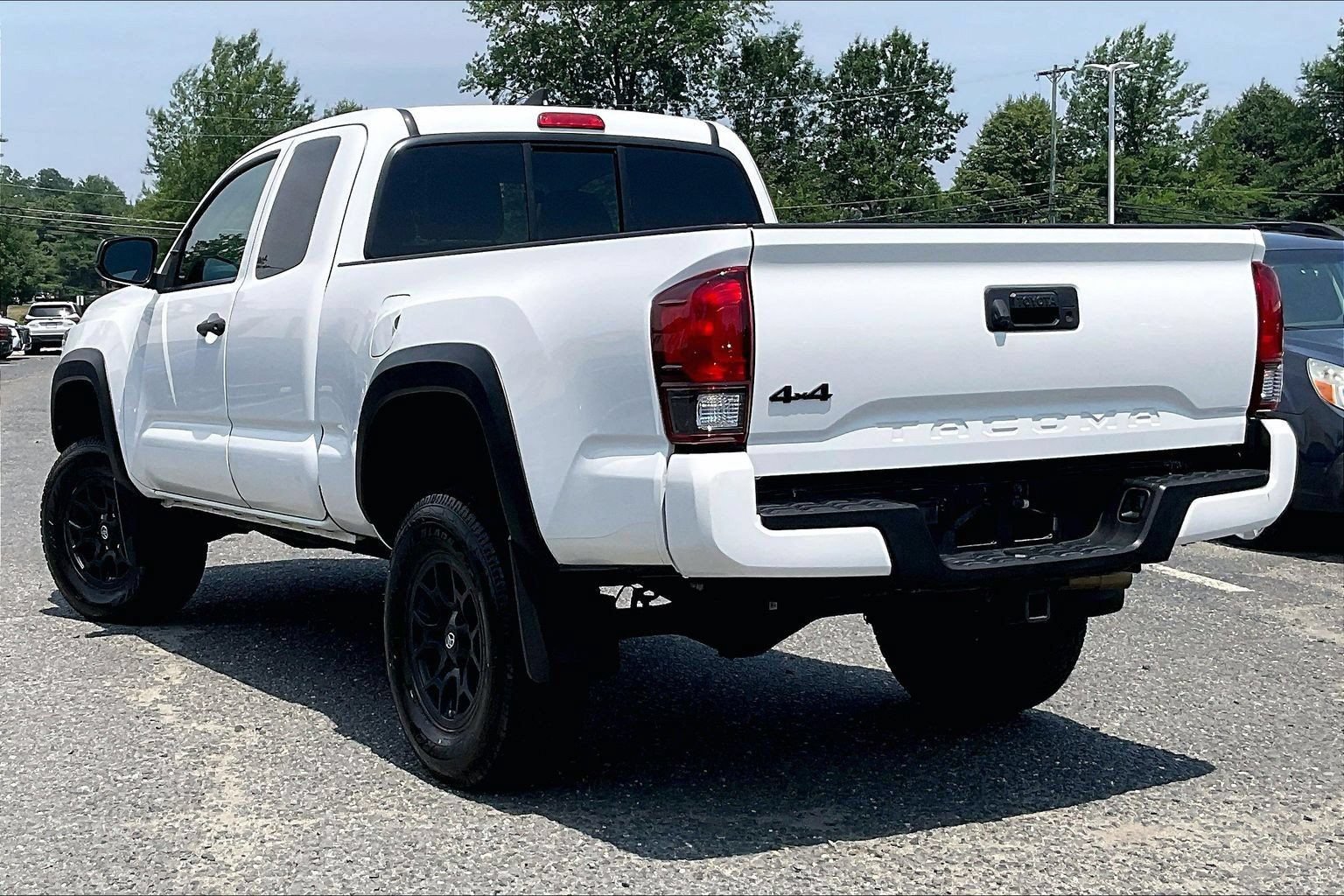 Used 2019 Toyota Tacoma SR w/ SX Package AWD/4WD image 11