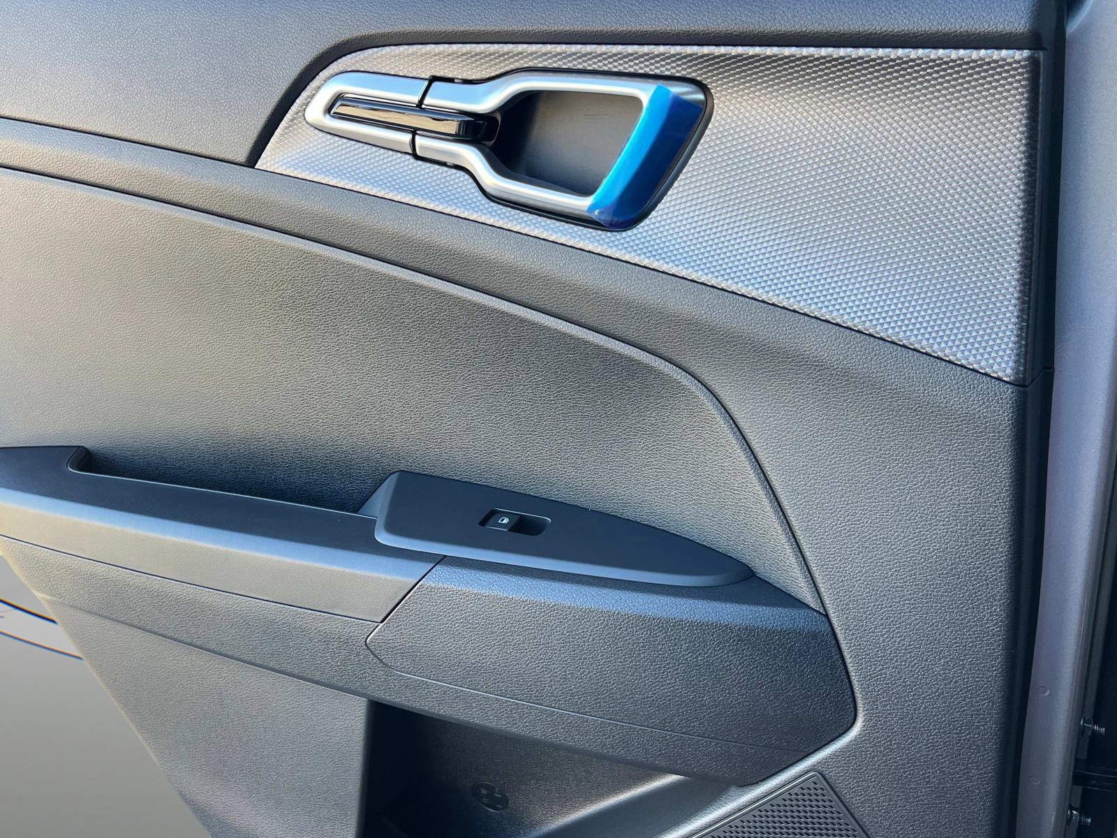 New 2025 Kia Sportage LX image 17