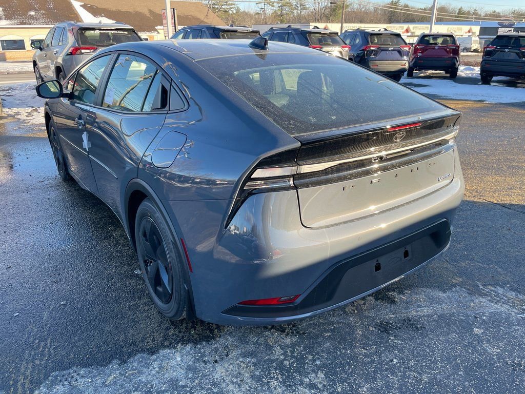 New 2026 Toyota Prius Plug-In Hybrid FWD image 3