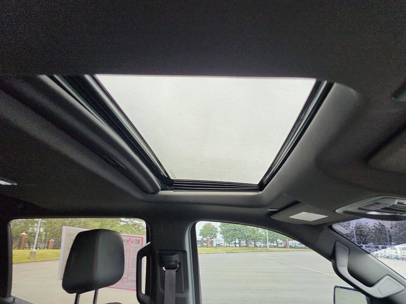 Used 2024 GMC Sierra 1500 AT4 w/ Technology Package image 9