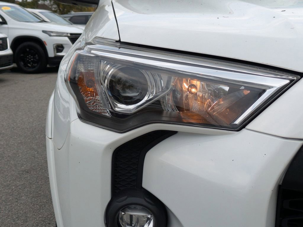 Used 2021 Toyota 4Runner Venture w/ Moonroof Package image 10