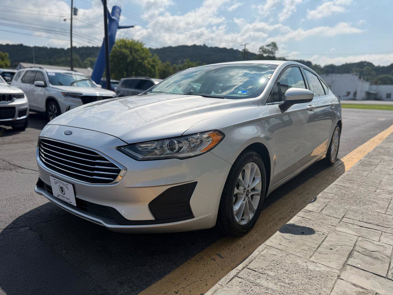 Used 2019 Ford Fusion SE FWD image 4