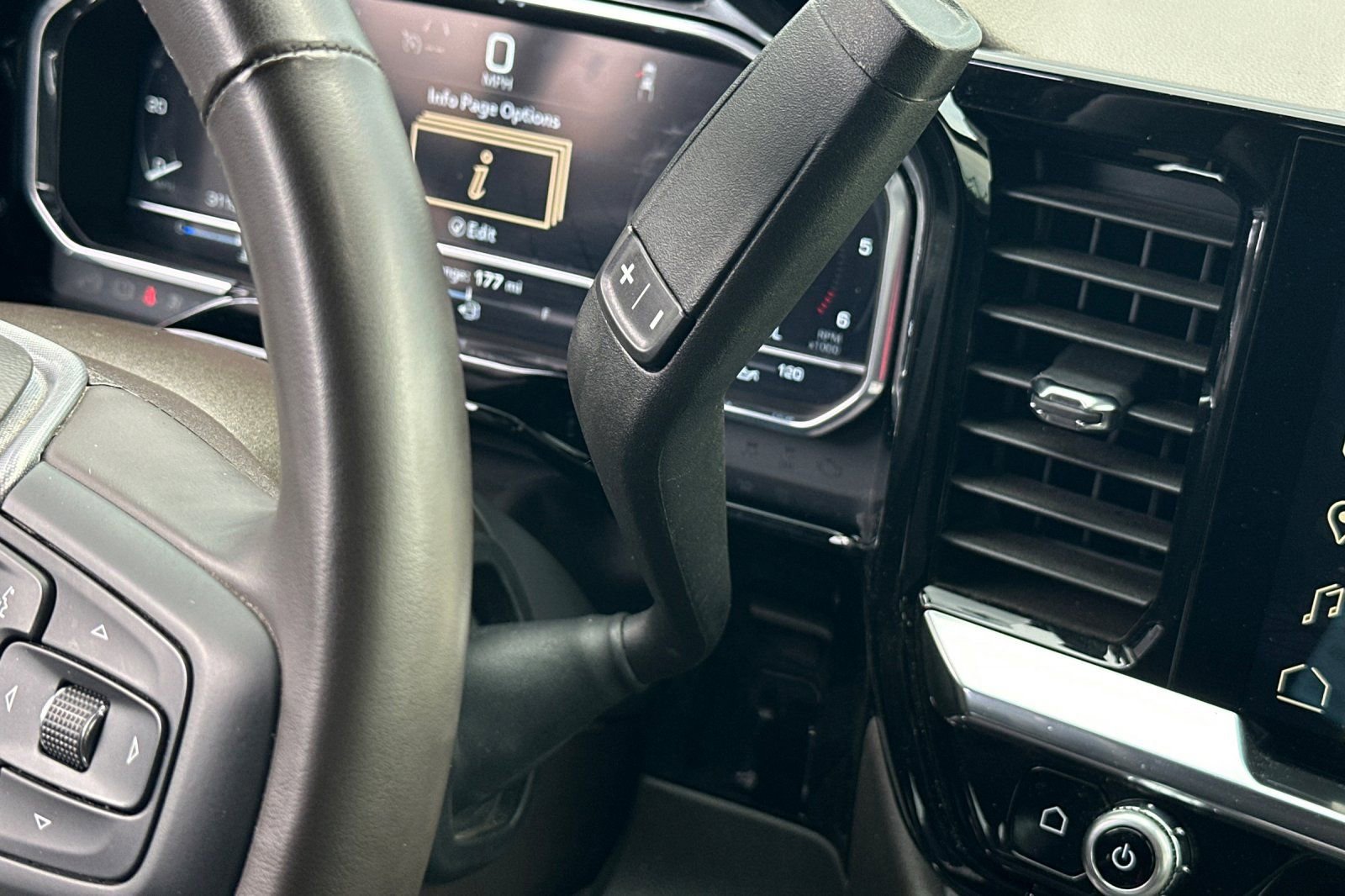 Used 2025 GMC Sierra 1500 SLT image 31