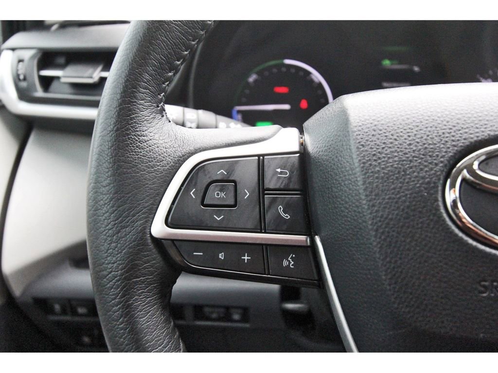 Used 2023 Toyota Sienna XLE image 19