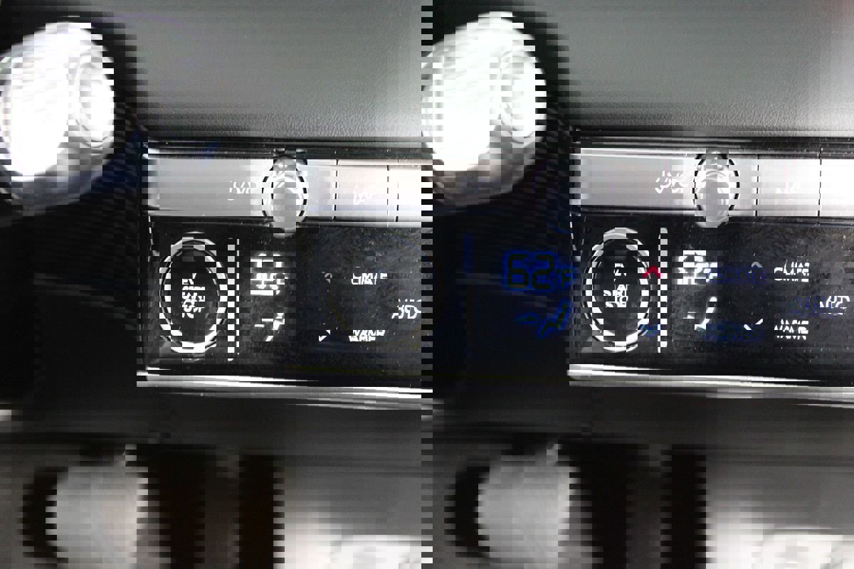 Used 2024 Hyundai Ioniq 5 SE image 11