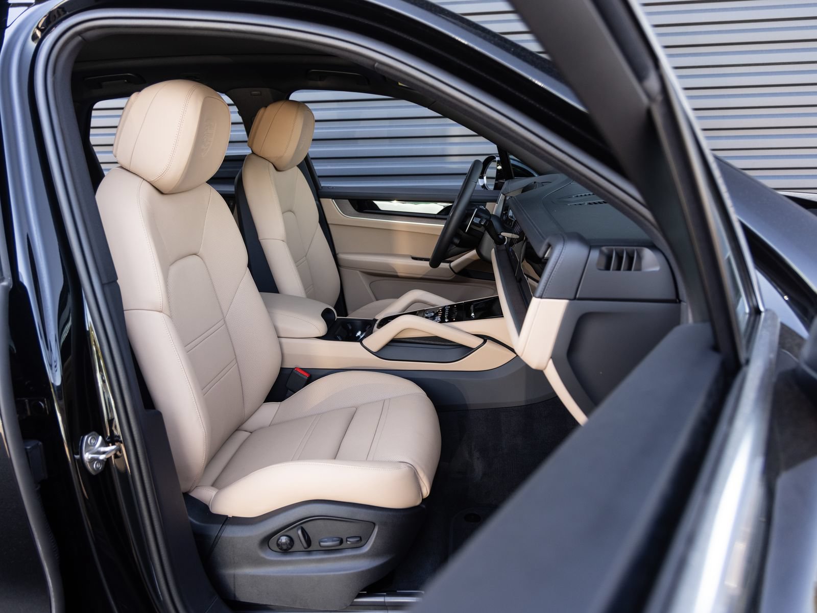 New 2026 Porsche Cayenne AWD/4WD image 33