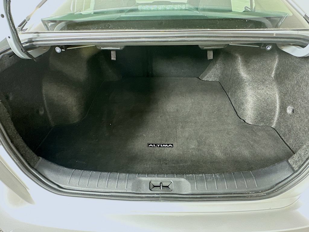 Used 2024 Nissan Altima 2.5 SR FWD image 31
