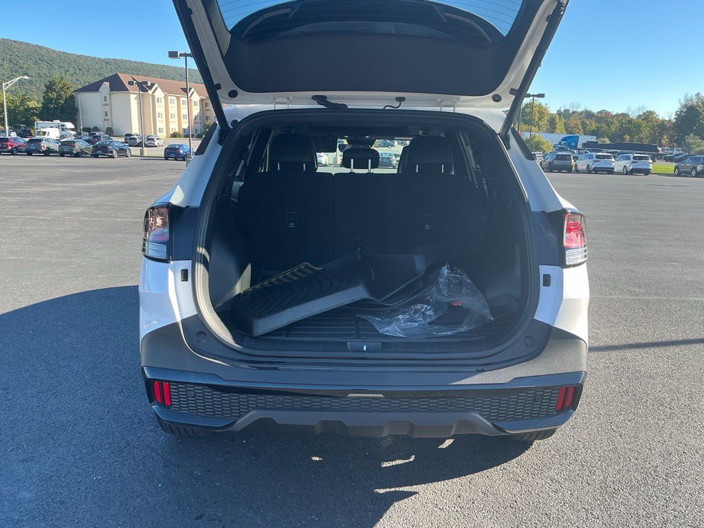 Used 2025 Kia Sportage X-Line w/ Premium Package AWD/4WD image 9