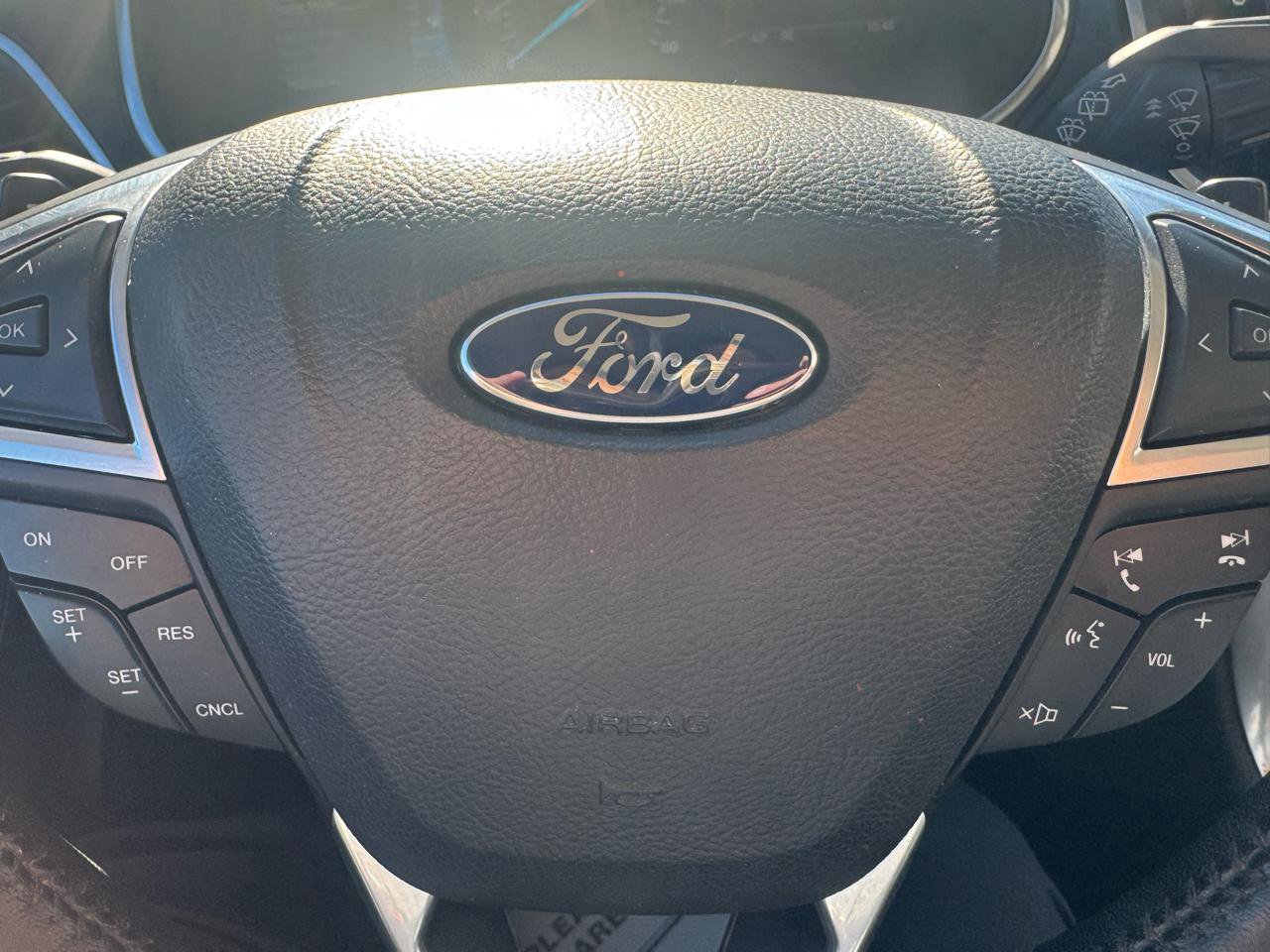 Used 2015 Ford Edge Titanium AWD/4WD image 19