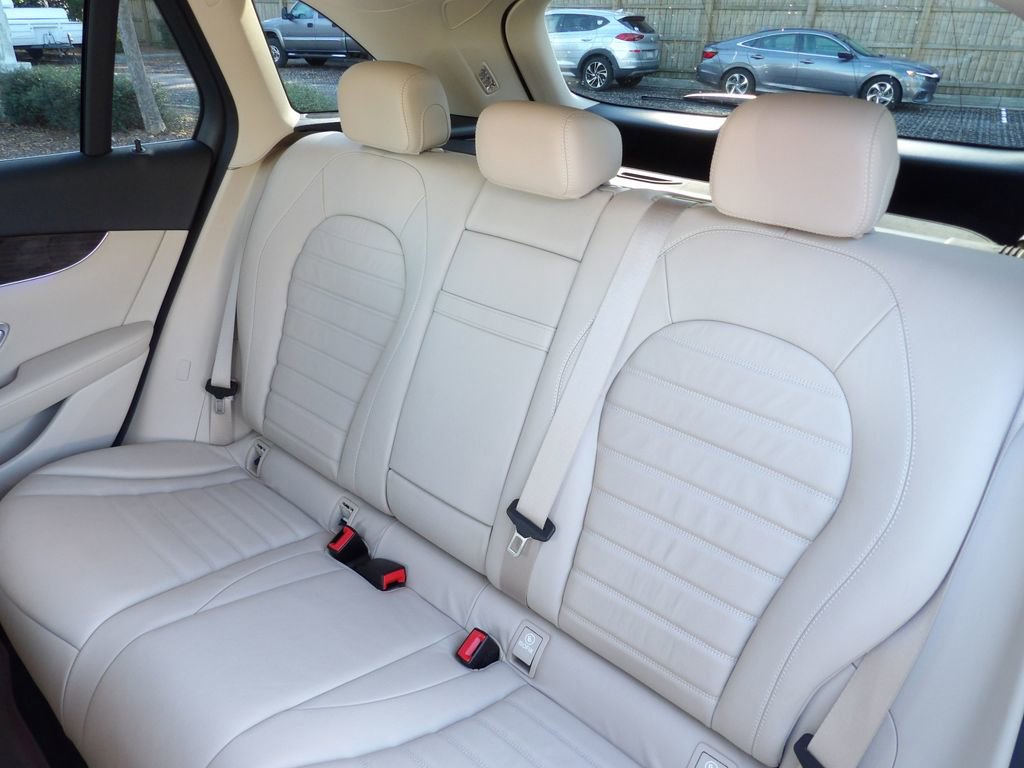 Used 2021 Mercedes-Benz GLC 300 4MATIC image 23