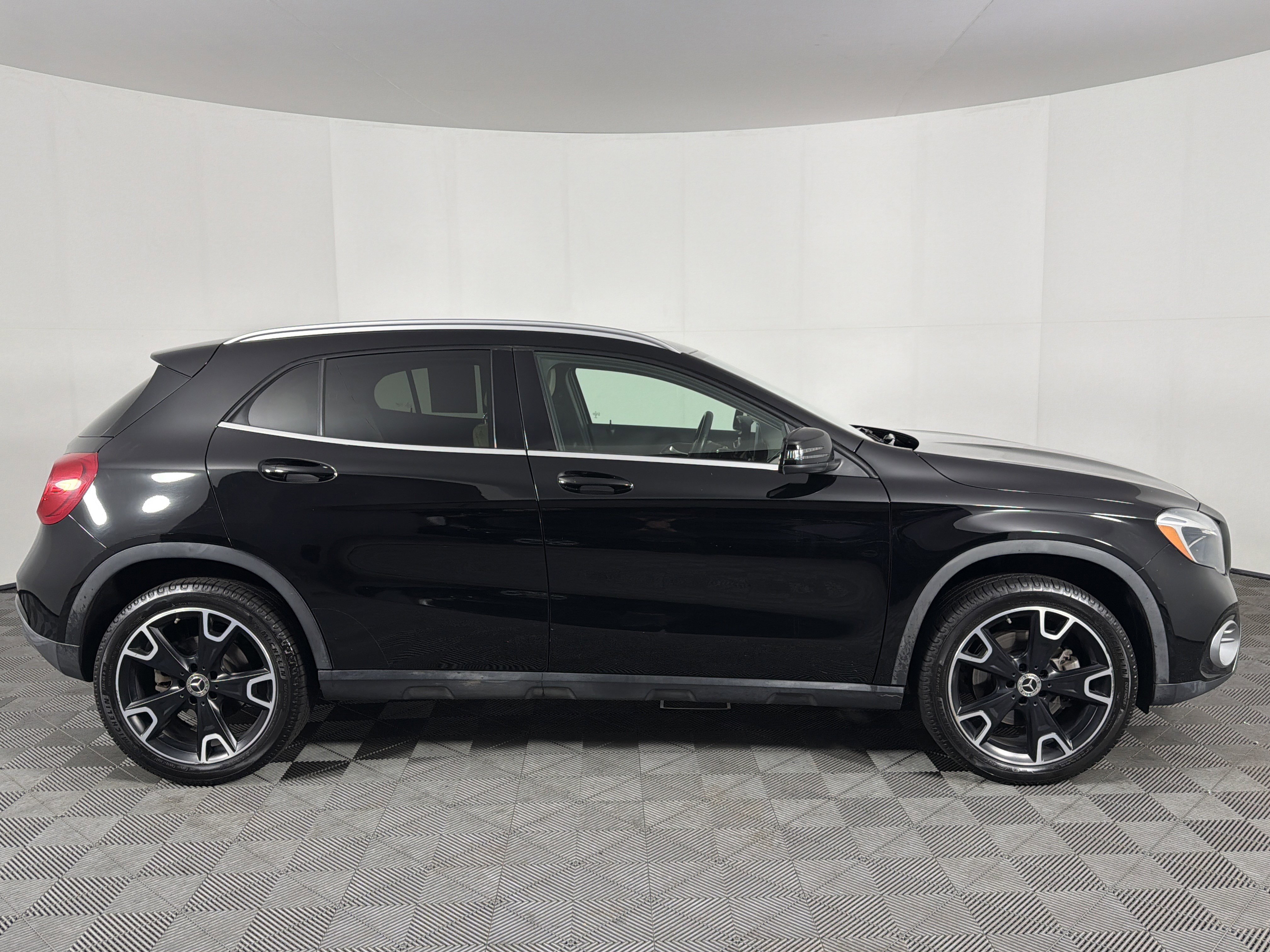 Used 2019 Mercedes-Benz GLA 250 4MATIC image 25