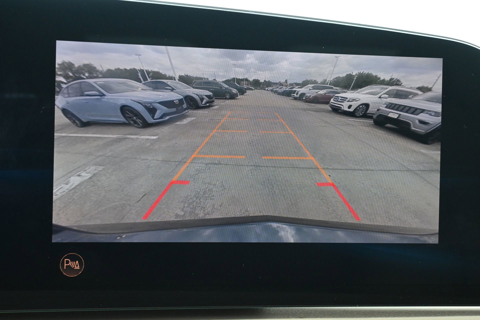 Used 2024 Cadillac XT4 Premium Luxury w/ Cold Weather Package FWD image 13