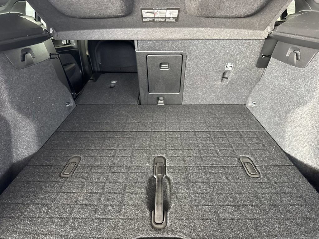 Certified 2023 Volvo XC40 B5 Ultimate w/ Climate Package image 14