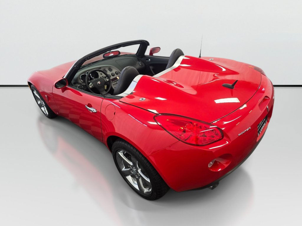 Used 2009 Pontiac Solstice GXP w/ Club Sport Package RWD image 13