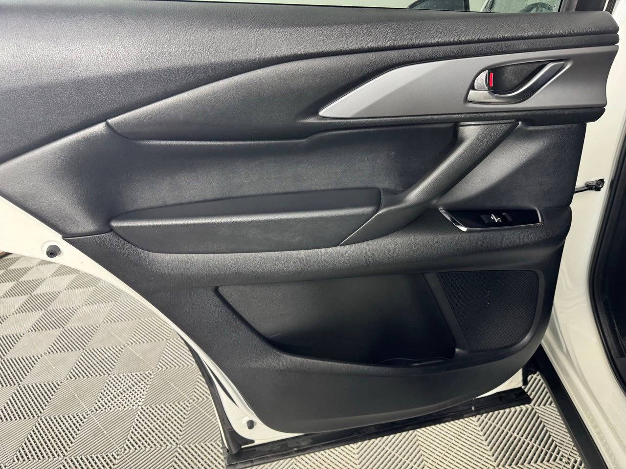 Used 2023 MAZDA CX-9 Touring image 23