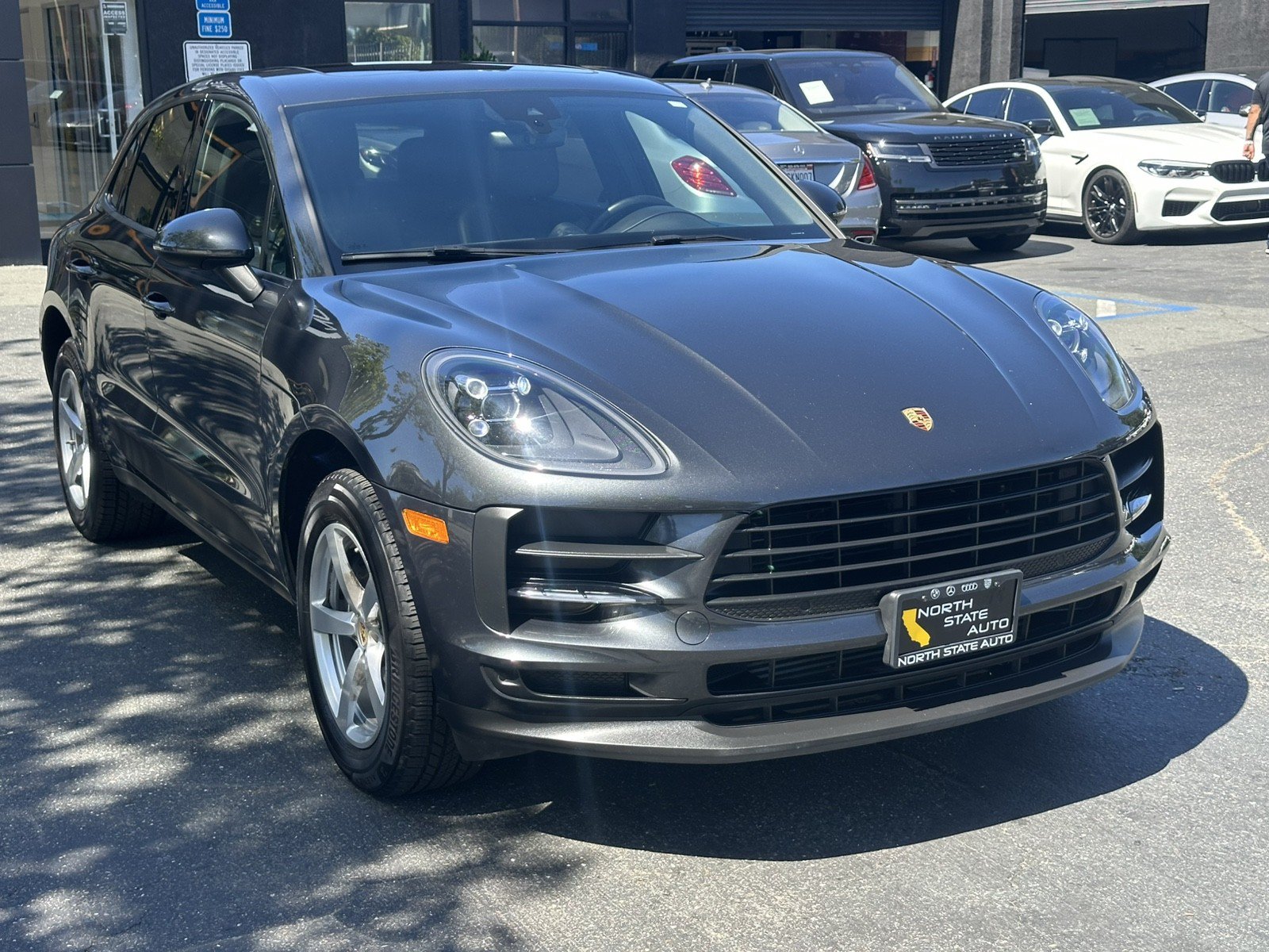 Used 2020 Porsche Macan AWD/4WD image 6