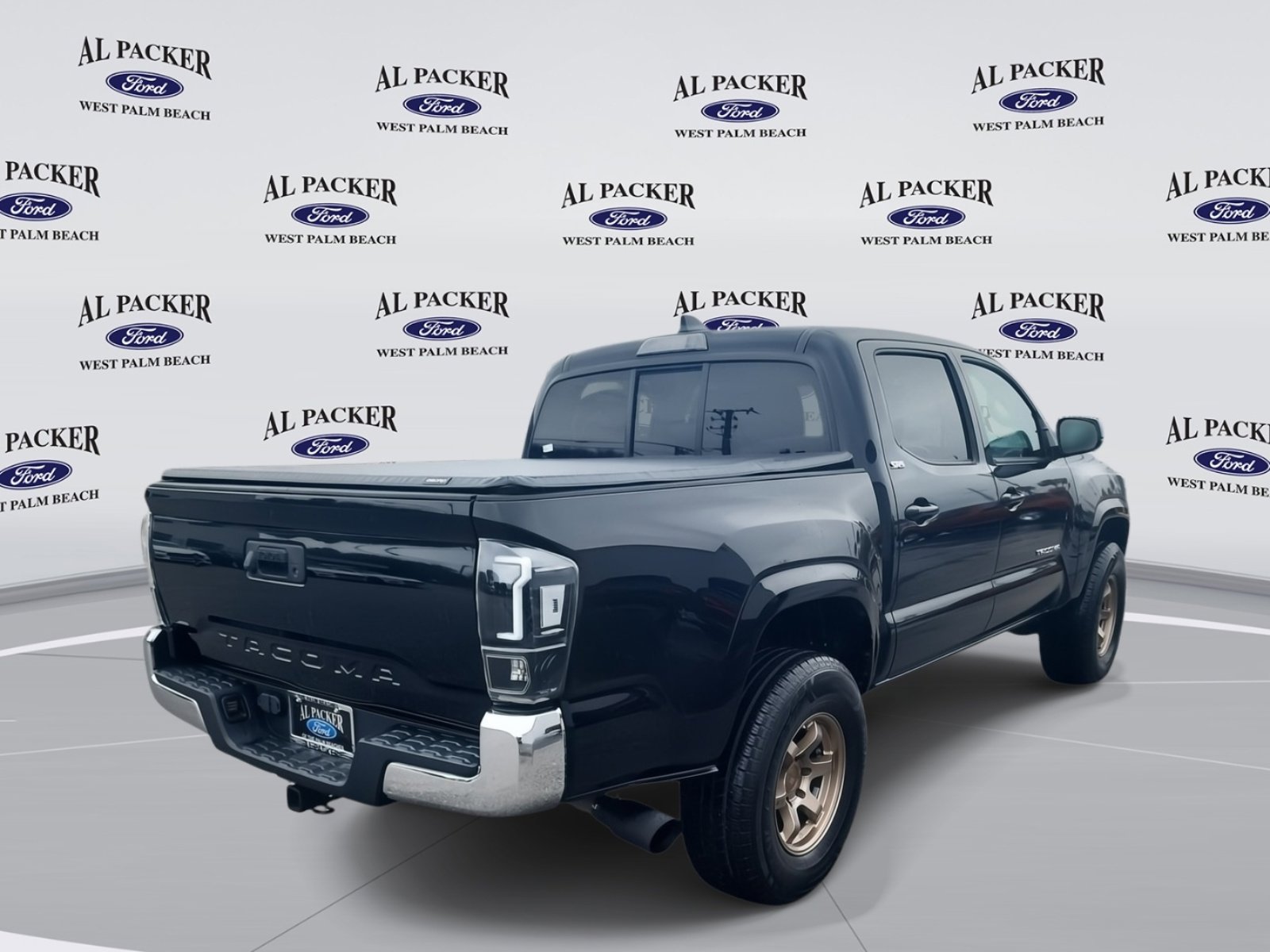 Used 2022 Toyota Tacoma SR5 image 8
