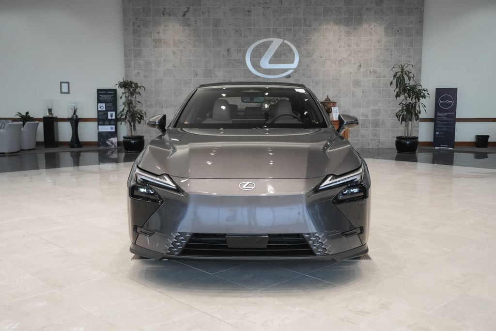 New 2026 Lexus ES 350e w/ Convenience Package FWD image 2