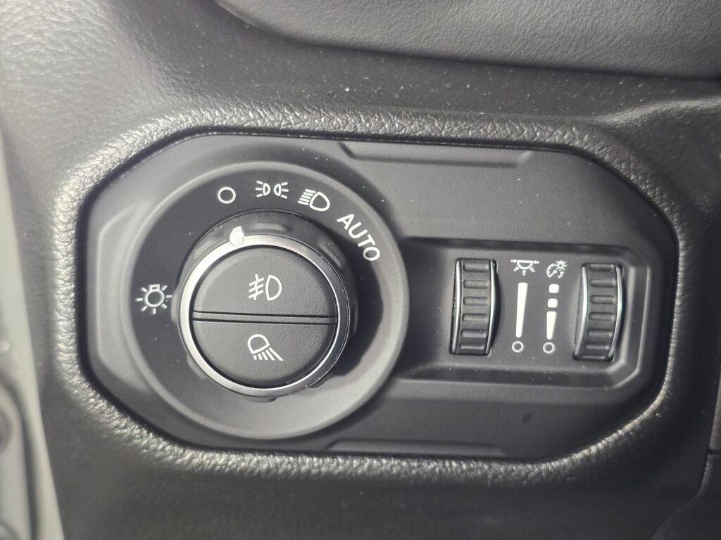 Used 2022 Jeep Gladiator Overland image 23