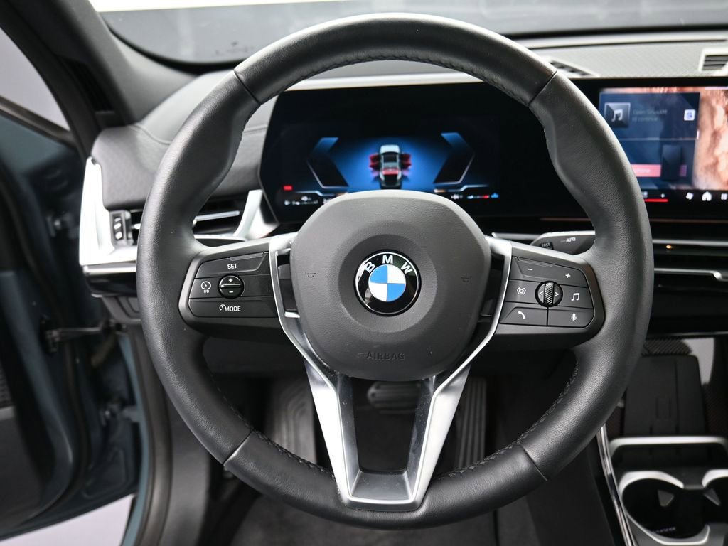 Used 2025 BMW X2 xDrive28i AWD/4WD image 12