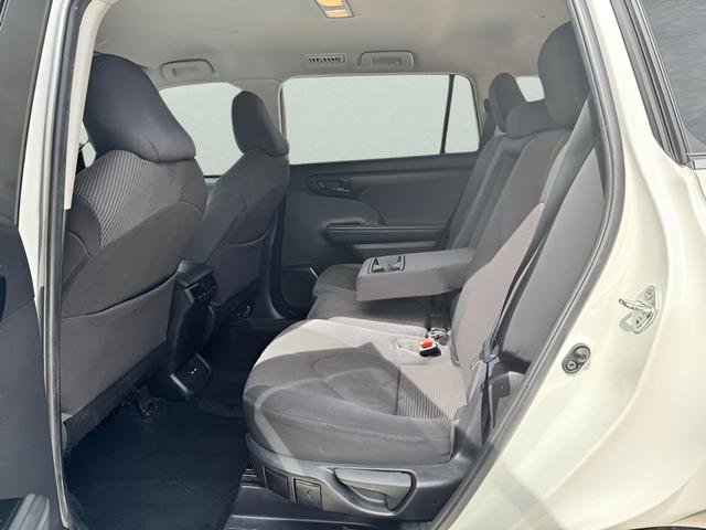 Used 2021 Toyota Highlander LE image 43