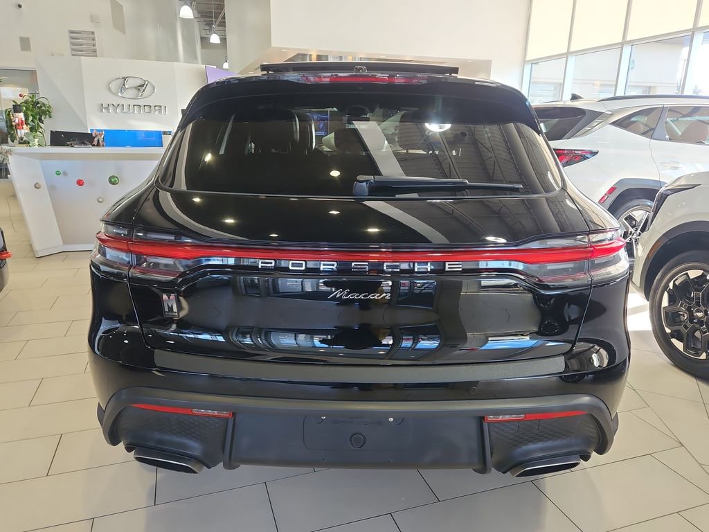 Used 2023 Porsche Macan image 29