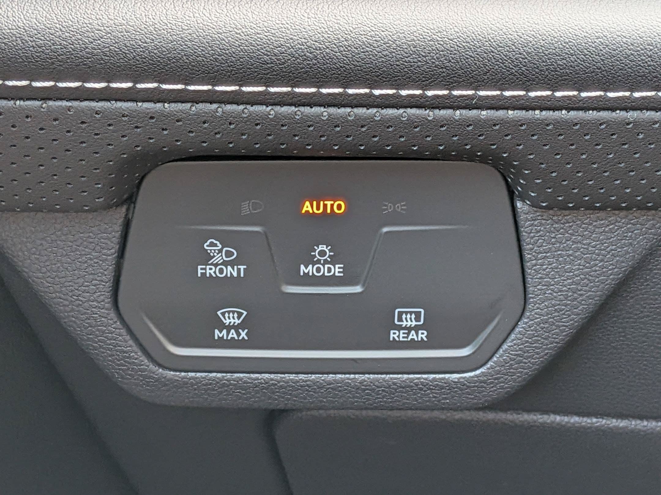 New 2026 Volkswagen Atlas SE FWD image 17