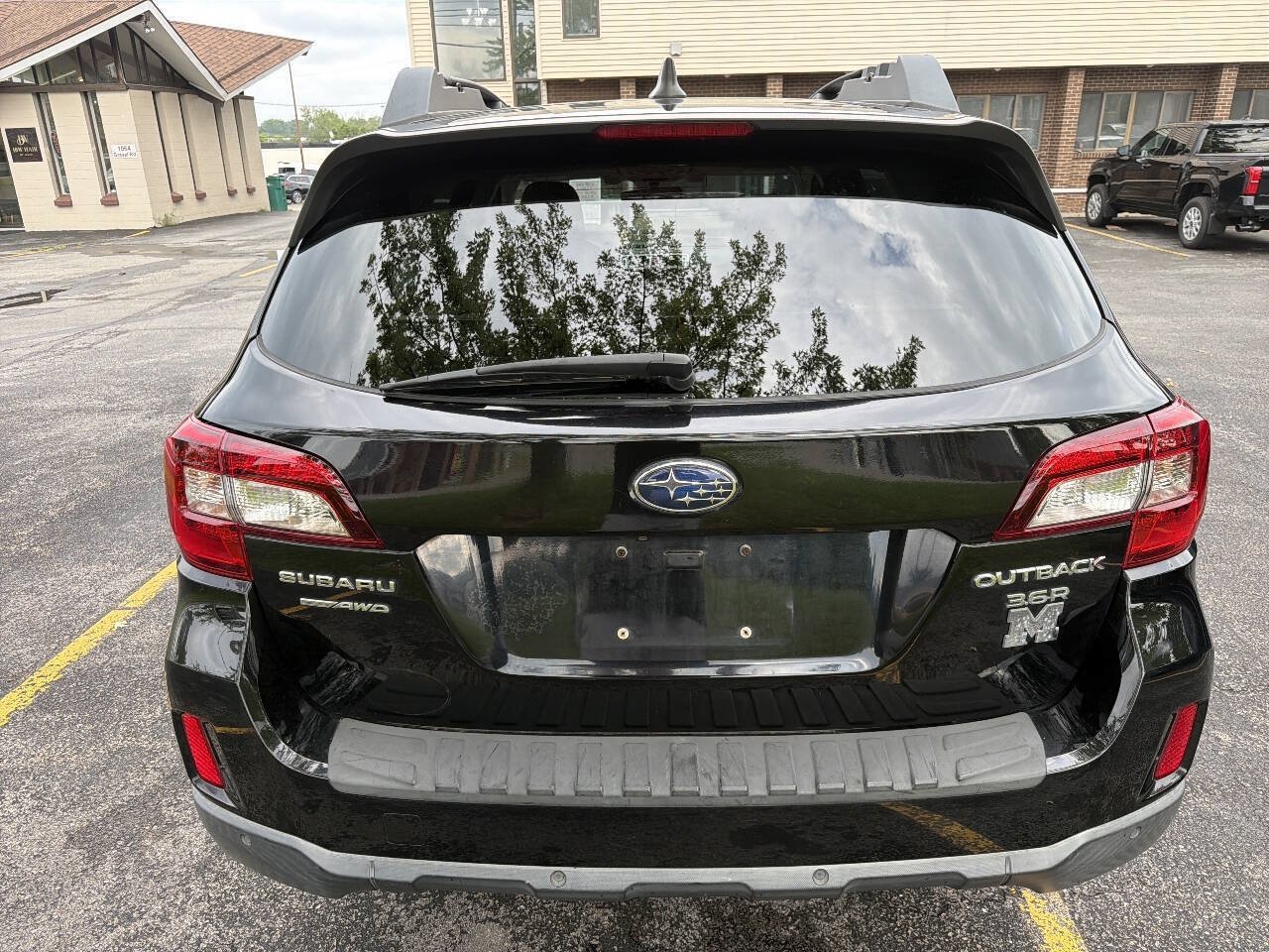 Used 2017 Subaru Outback 3.6R Limited AWD/4WD image 11