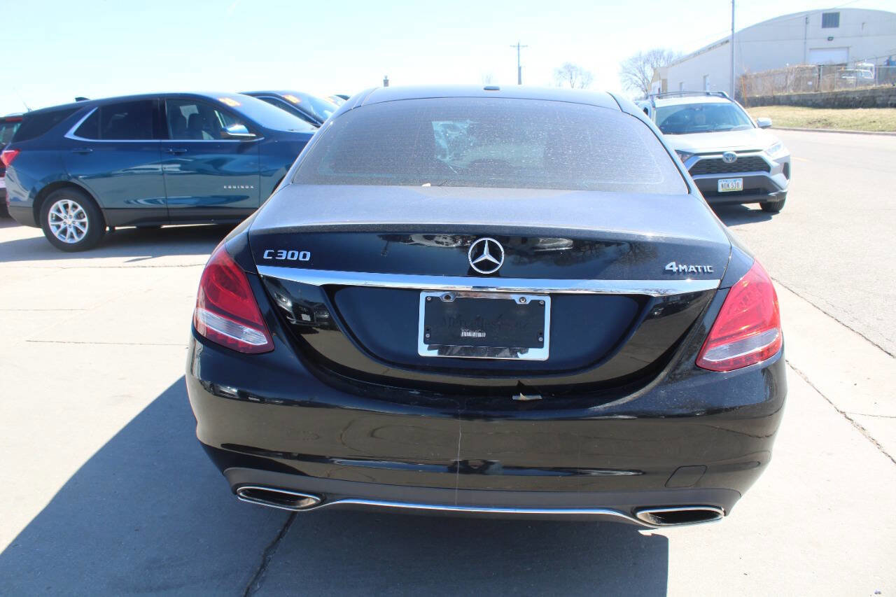 Used 2018 Mercedes-Benz C 300 4MATIC Sedan image 2