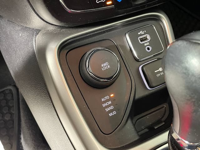 Used 2021 Jeep Compass Latitude w/ Sun and Sound Group AWD/4WD image 10