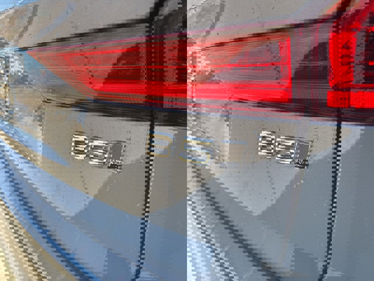 Certified 2023 Volvo XC60 B5 Core w/ Protection Package Premier image 7