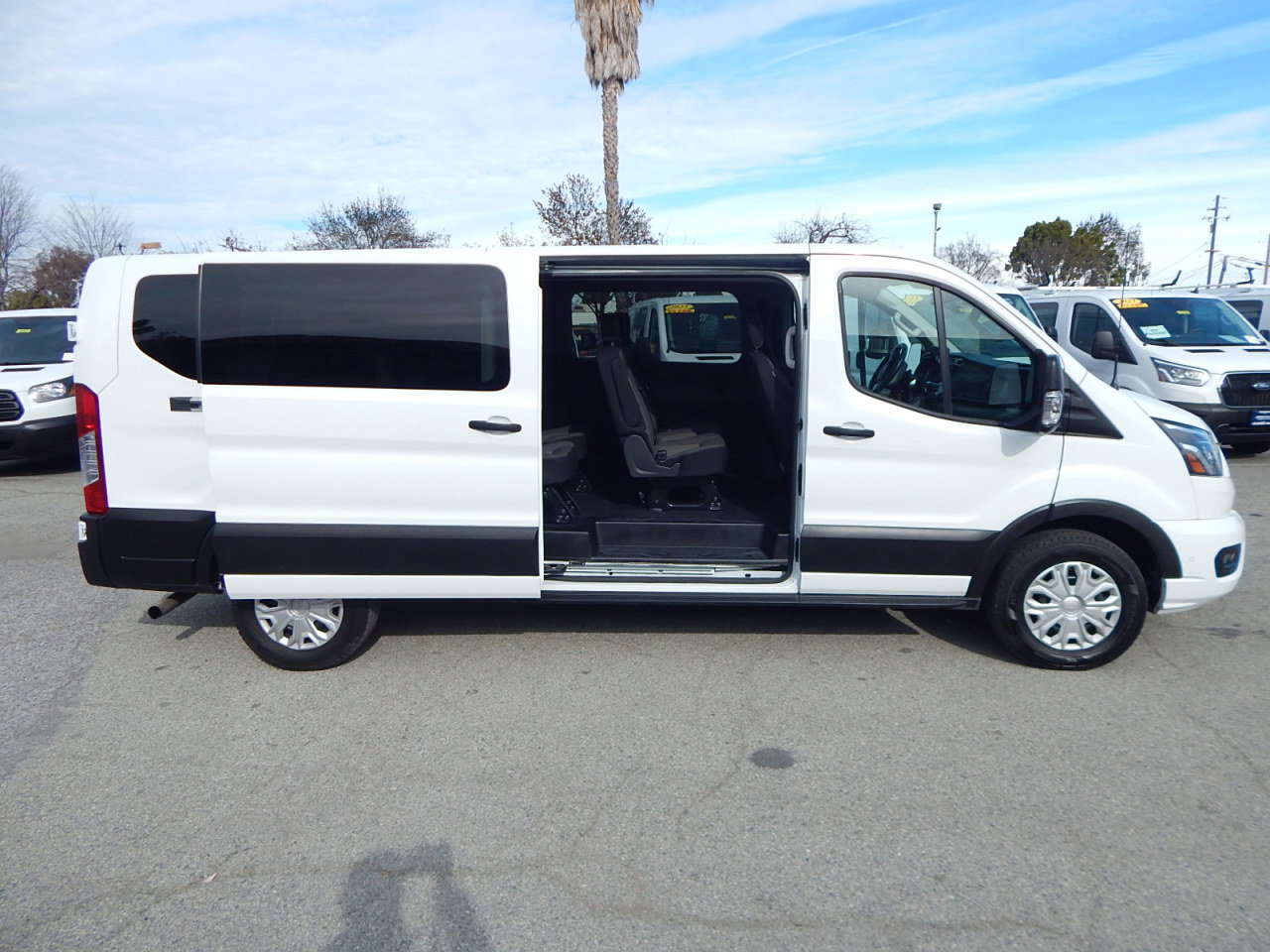 Used 2023 Ford Transit 350 XLT image 10